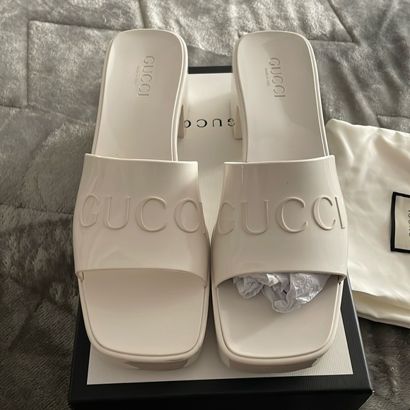 Authentic Gucci, rubber slides - Picture 1 of 4
